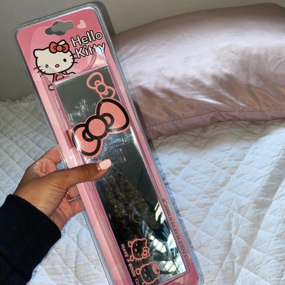 COPY - Hello Kitty Rearview mirror in pink